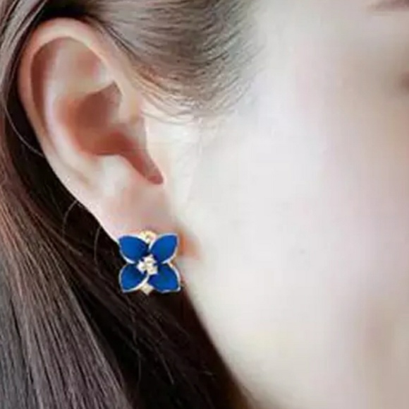 Gold tone Royal Blue Flower earrings ear ring - Picture 4 of 7